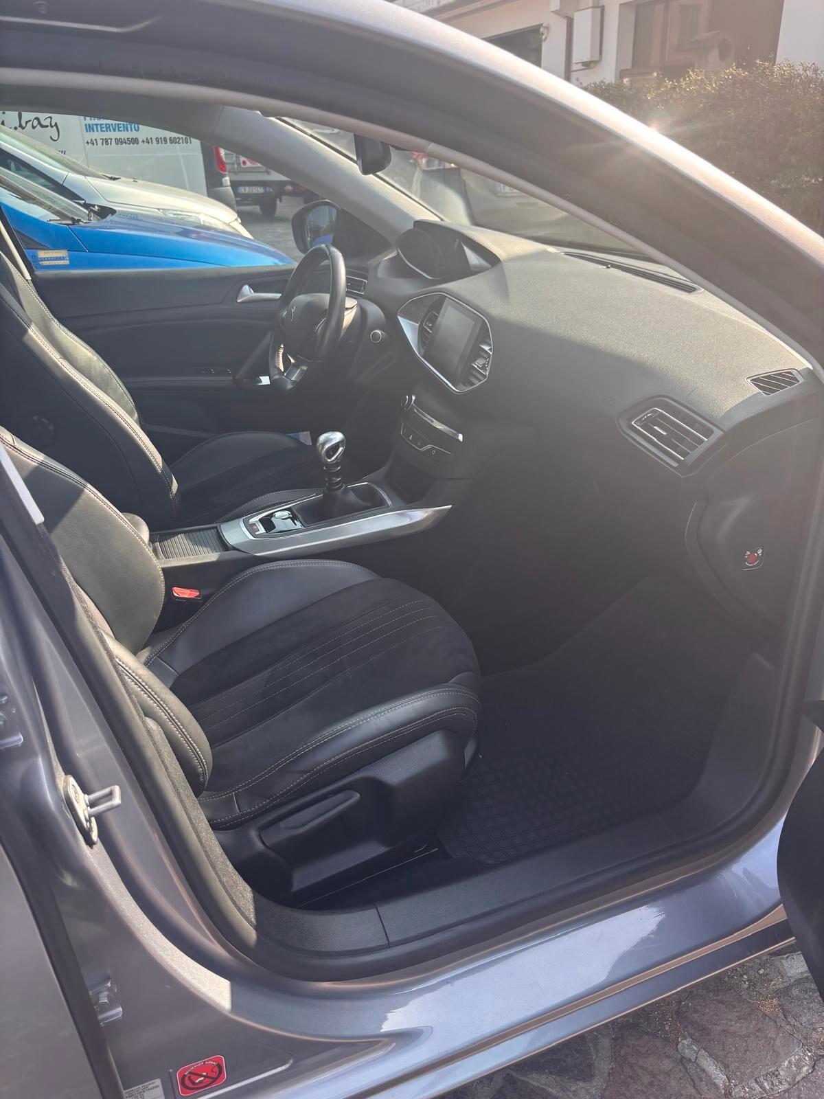 Peugeot 308 PureTech Turbo 130 S&S Allure
