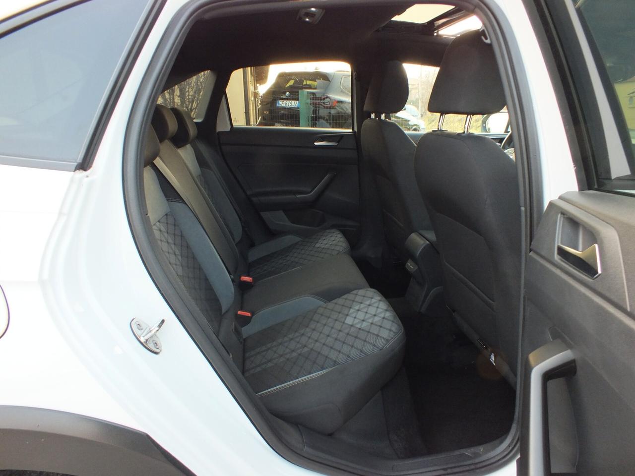 VW TAIGO TSI 110 CV DSG R-LINE -TETTO ADAPTIVE CRUIS C.