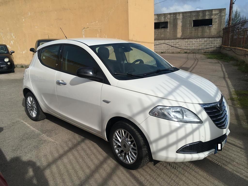 Lancia Ypsilon 1.2 69 CV 5 porte Gold