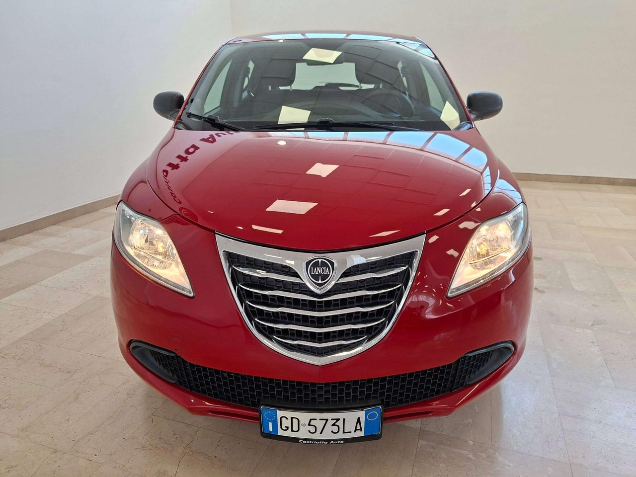 Lancia Ypsilon 0.9 t.air ecochic metano 85 CV