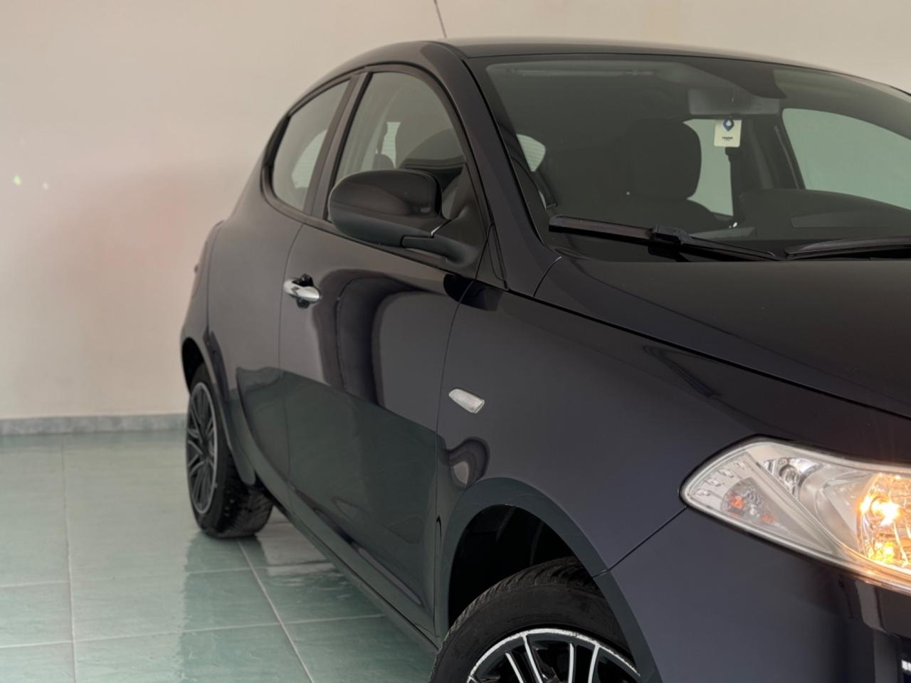 Lancia Ypsilon 1.2 69 CV 5 porte S&S Gold