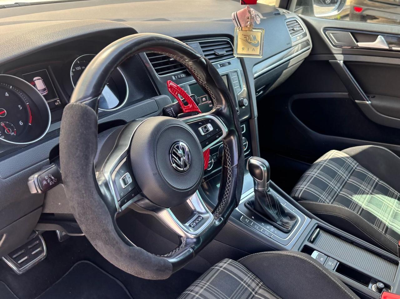 Volkswagen Golf GTD 2.0 TDI DSG 5p. Business BlueMotion Technology
