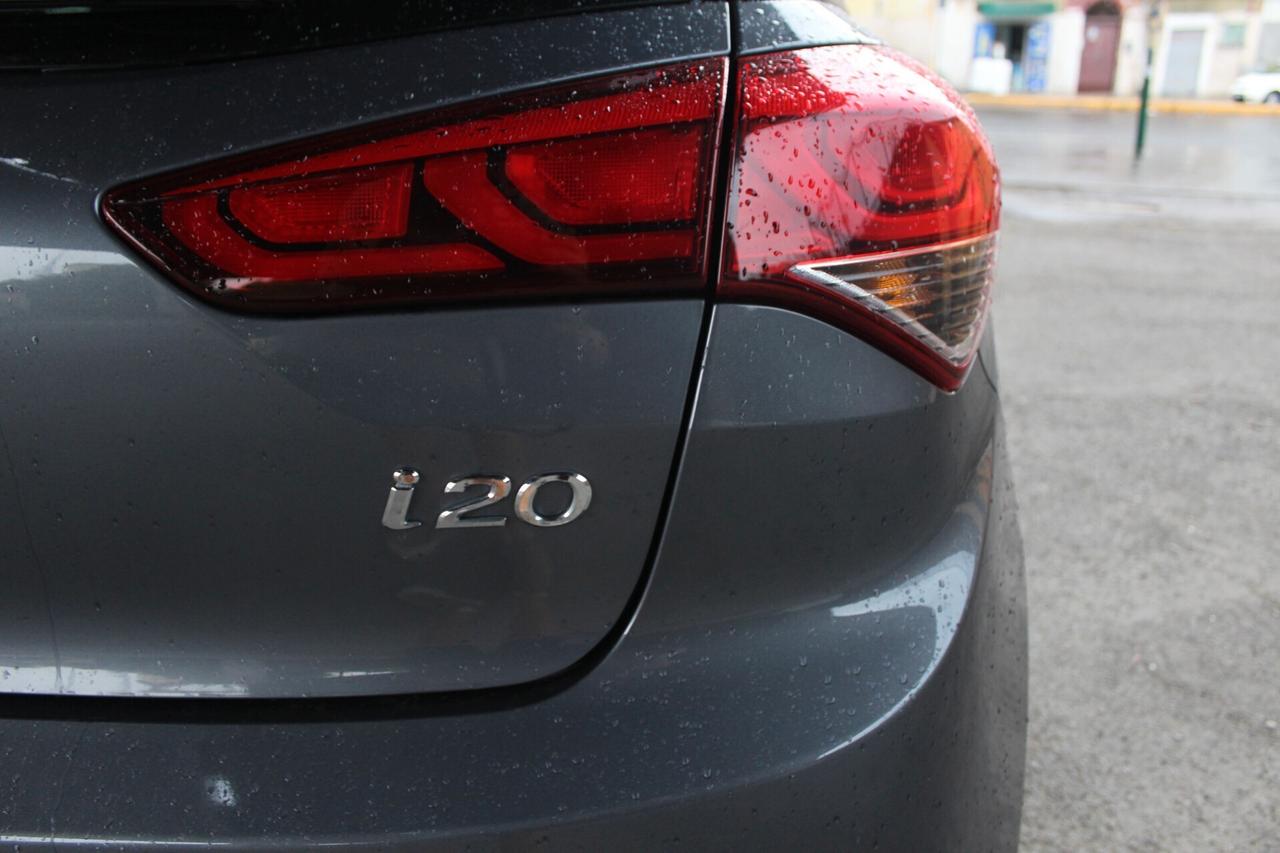 Hyundai i20 1.2 5 porte Econext Blackline