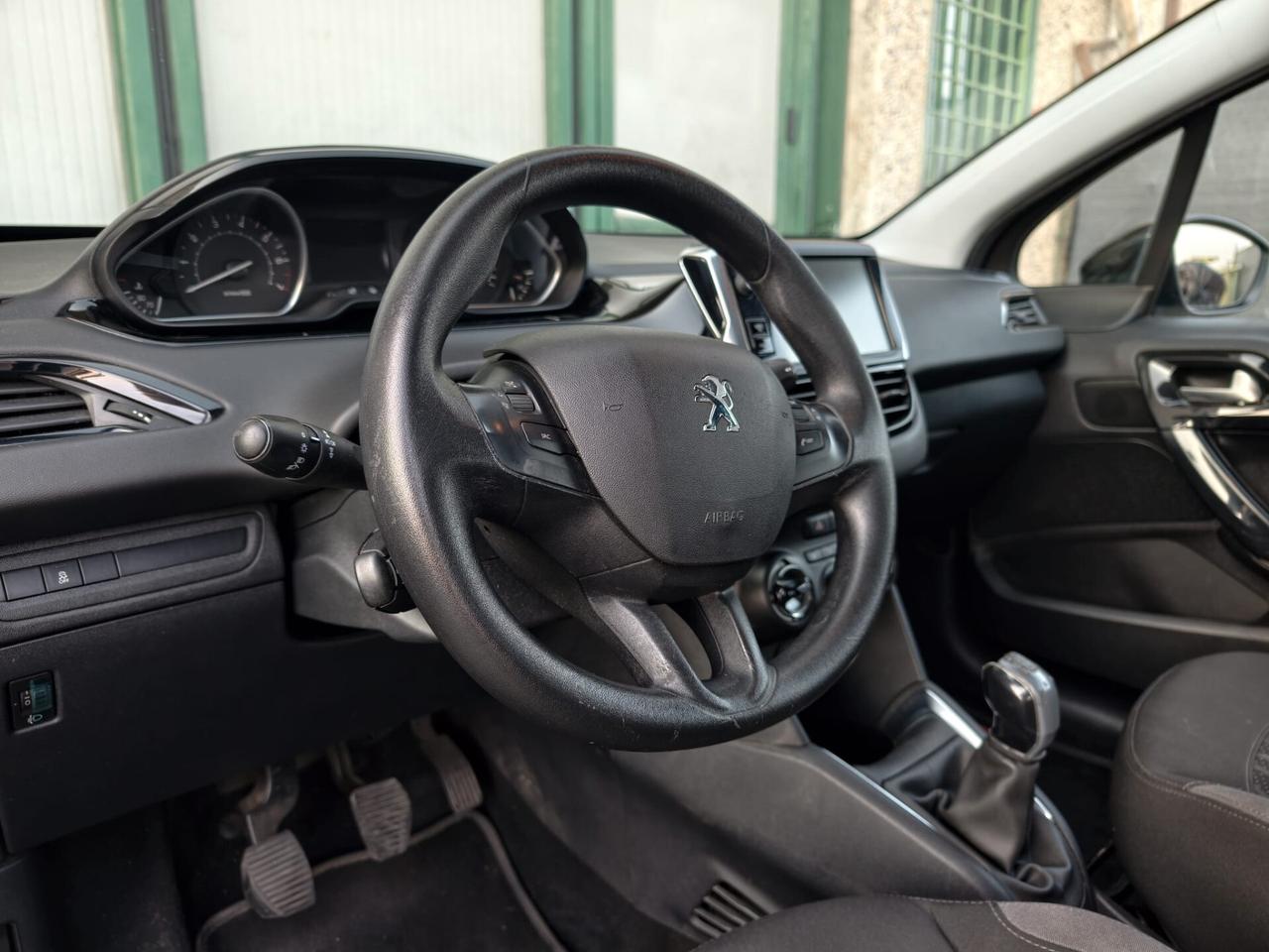 Peugeot 208 1.2 BENZINA NEOPATENTATI 3 PORTE 2012