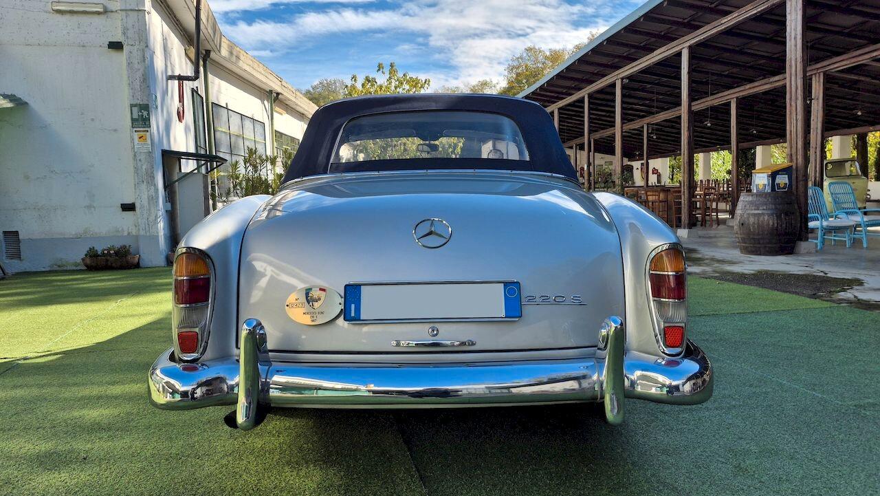 Mercedes-Benz 220 S Ponton Cabriolet W180 – 1957
