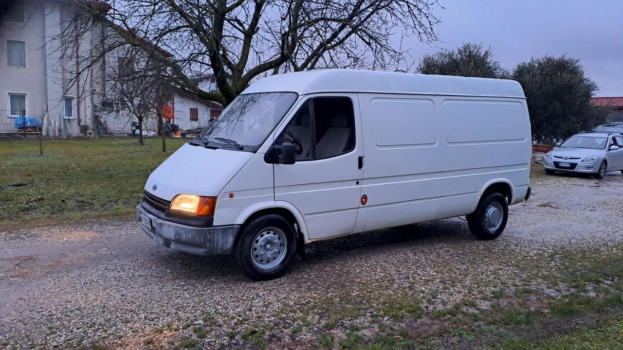 Ford Transit LUNGO