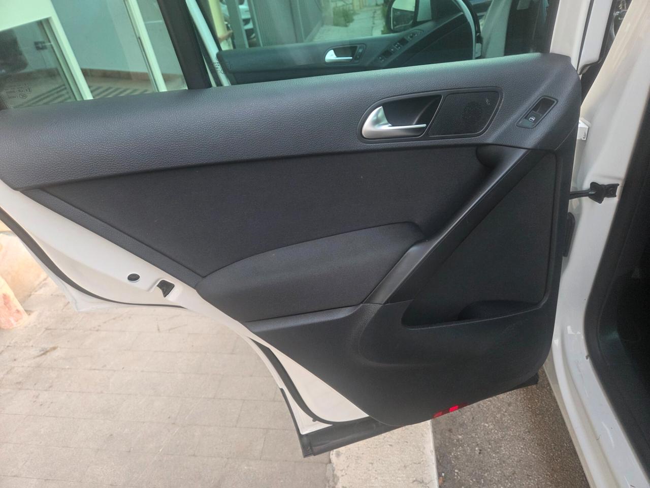 VW TIGUAN 2.0 TDI ANNO 2012 PARK ASSIST KMCERT