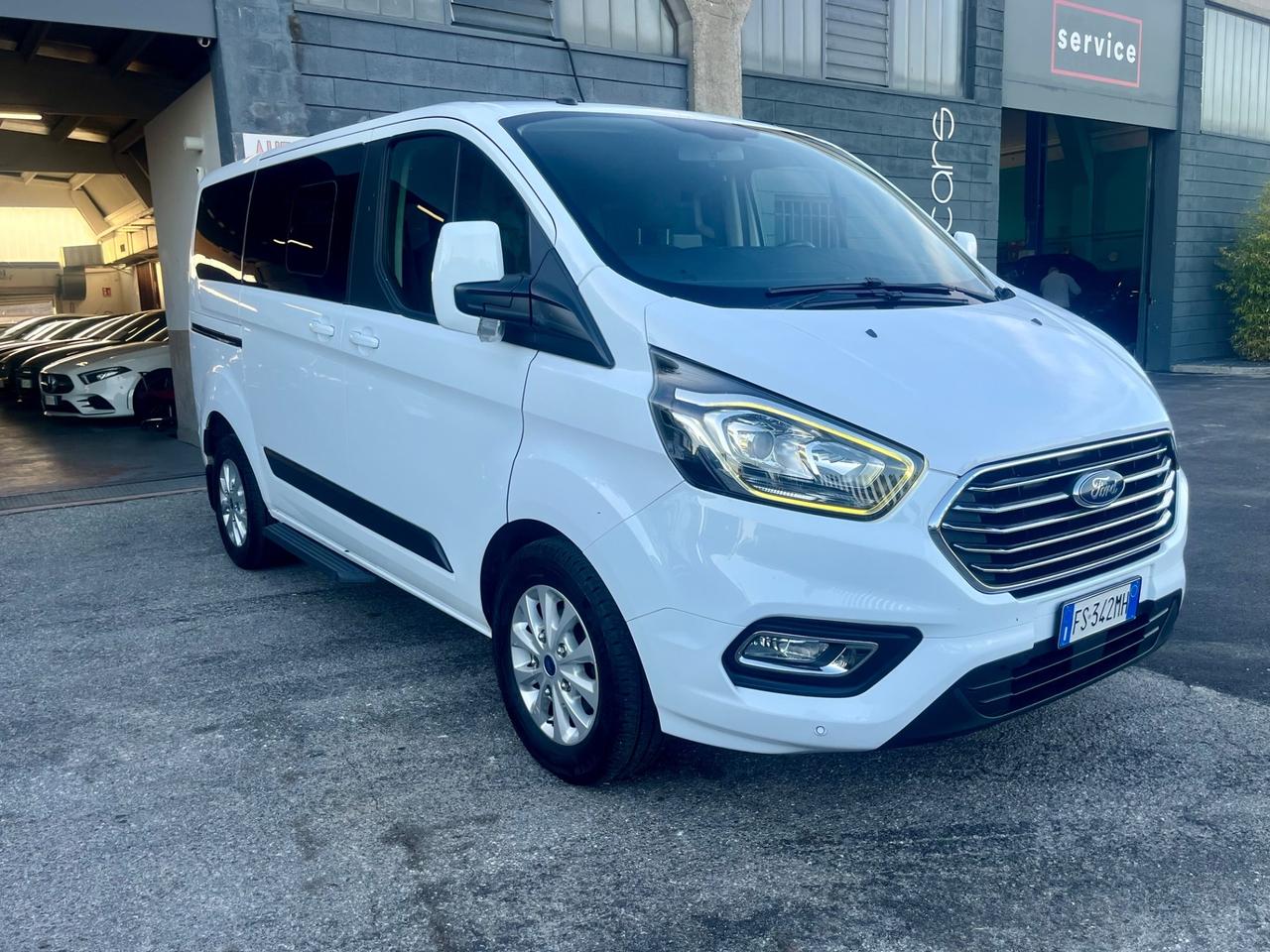 Ford Tourneo Custom 8/9 POSTI 2.0 TDCi Titanium