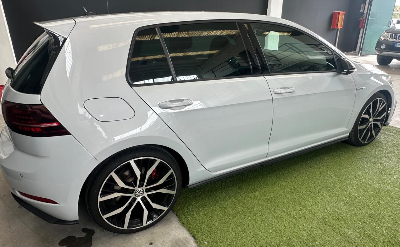 Volkswagen Golf 2.0 TDI DSG 5p. Highline BlueMotion Technology