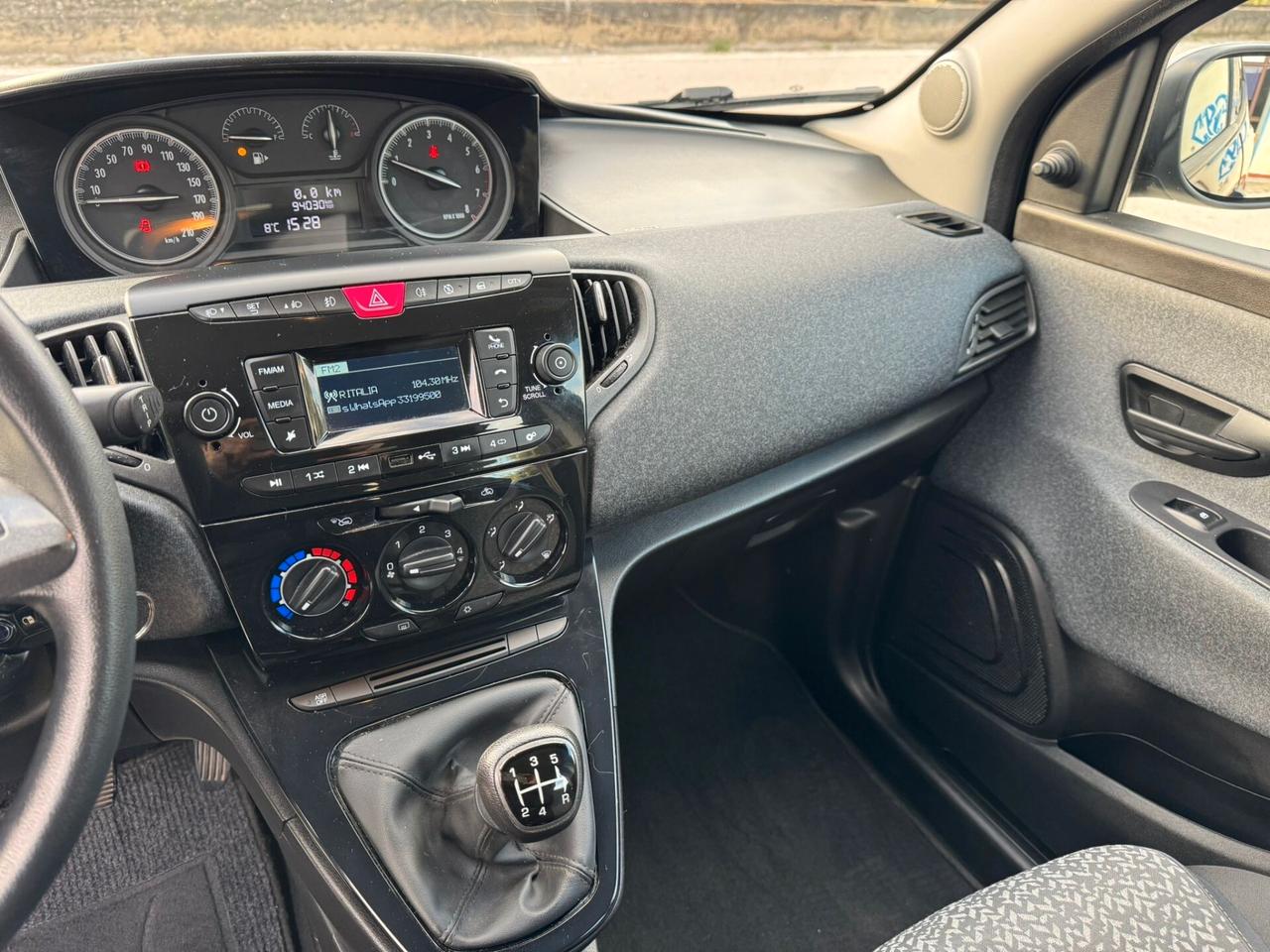 Lancia Ypsilon 1.2 69 CV 5 porte Platinum