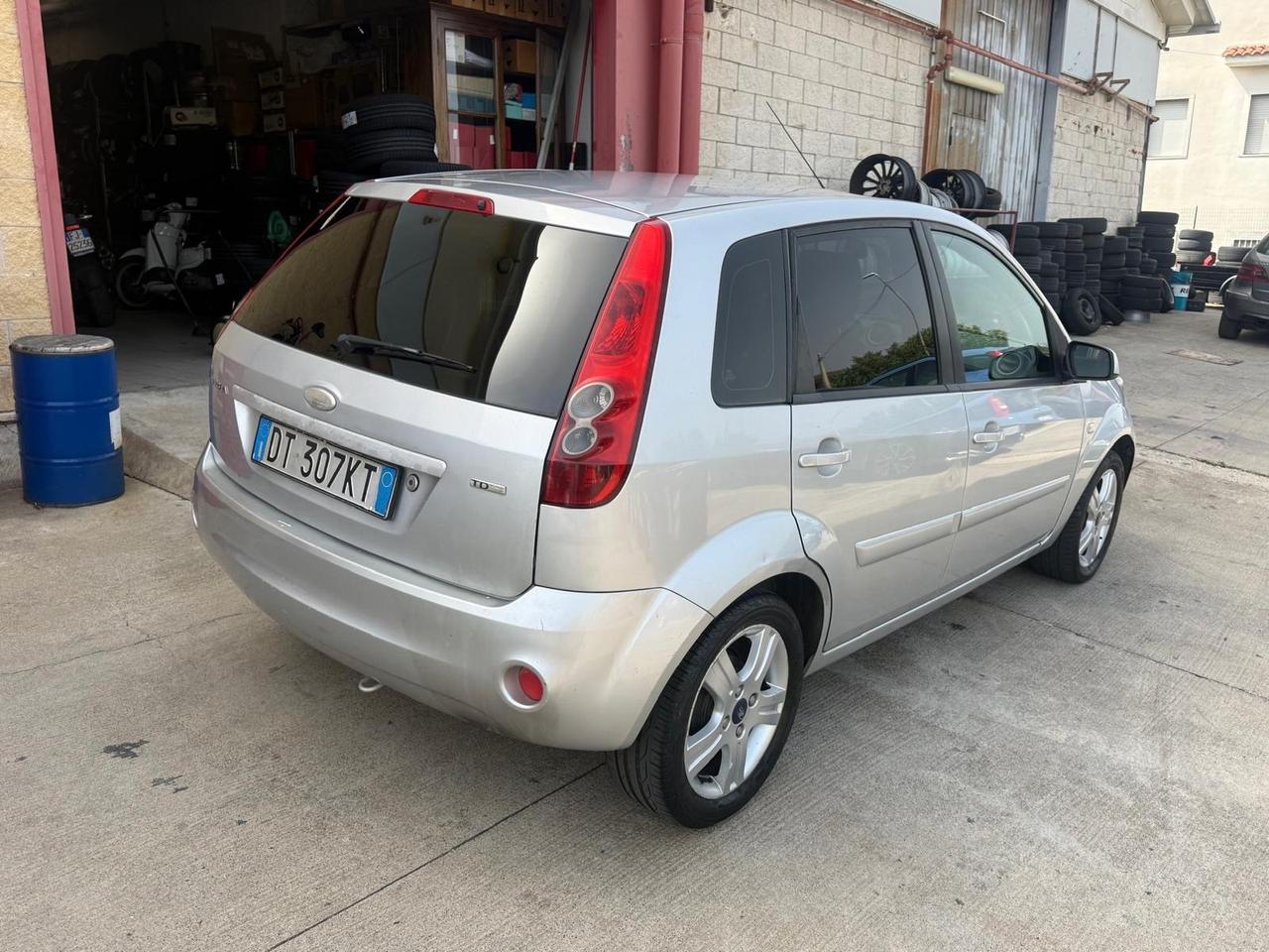 Ford Fiesta 1.4 TDCi 5p. Ghia