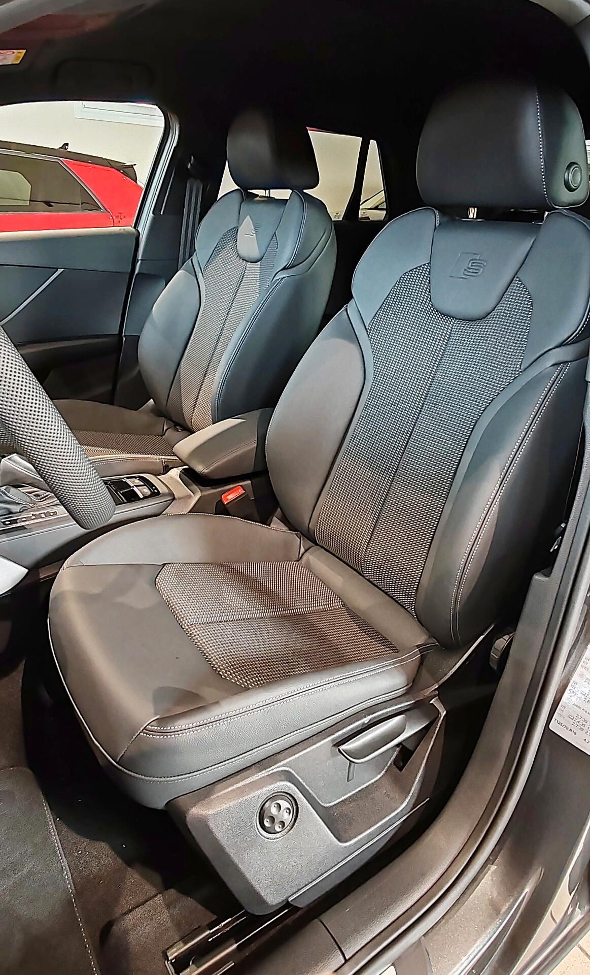 Audi Q2 35 TDI S tronic Identity Black