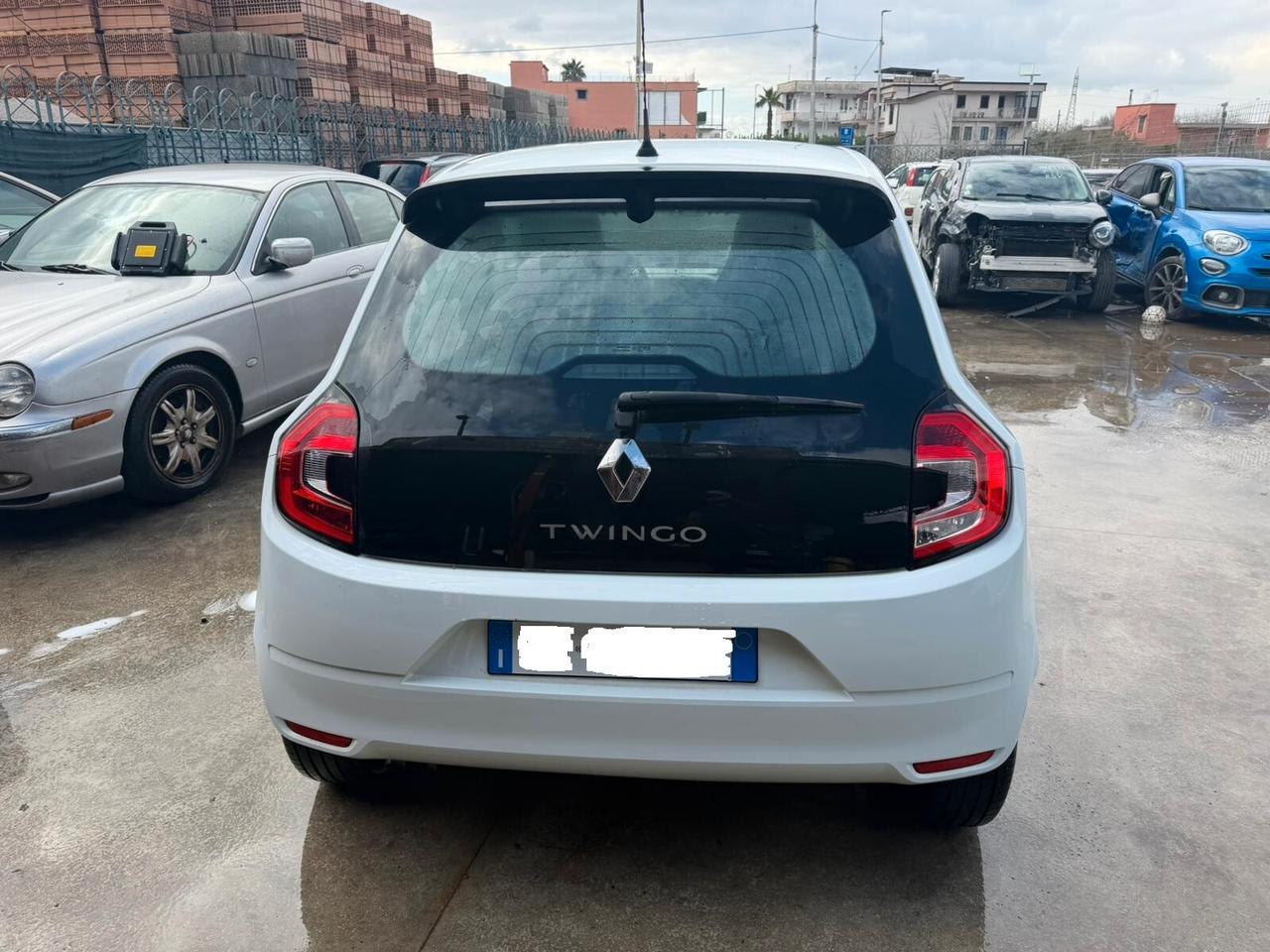 Renault Twingo 1,0 sinistrato - 2020