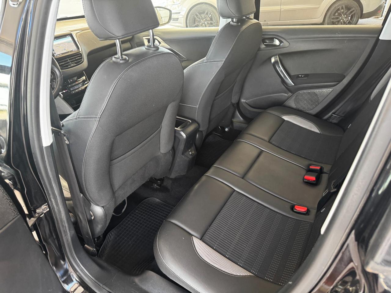 Peugeot 2008 BlueHDi 100 Allure - 12/2015