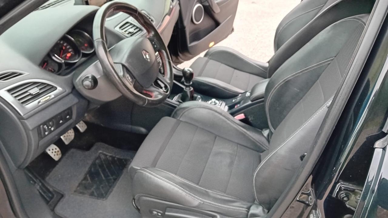 Renault megane s.w “g.t line”1.5 dci-full -2012