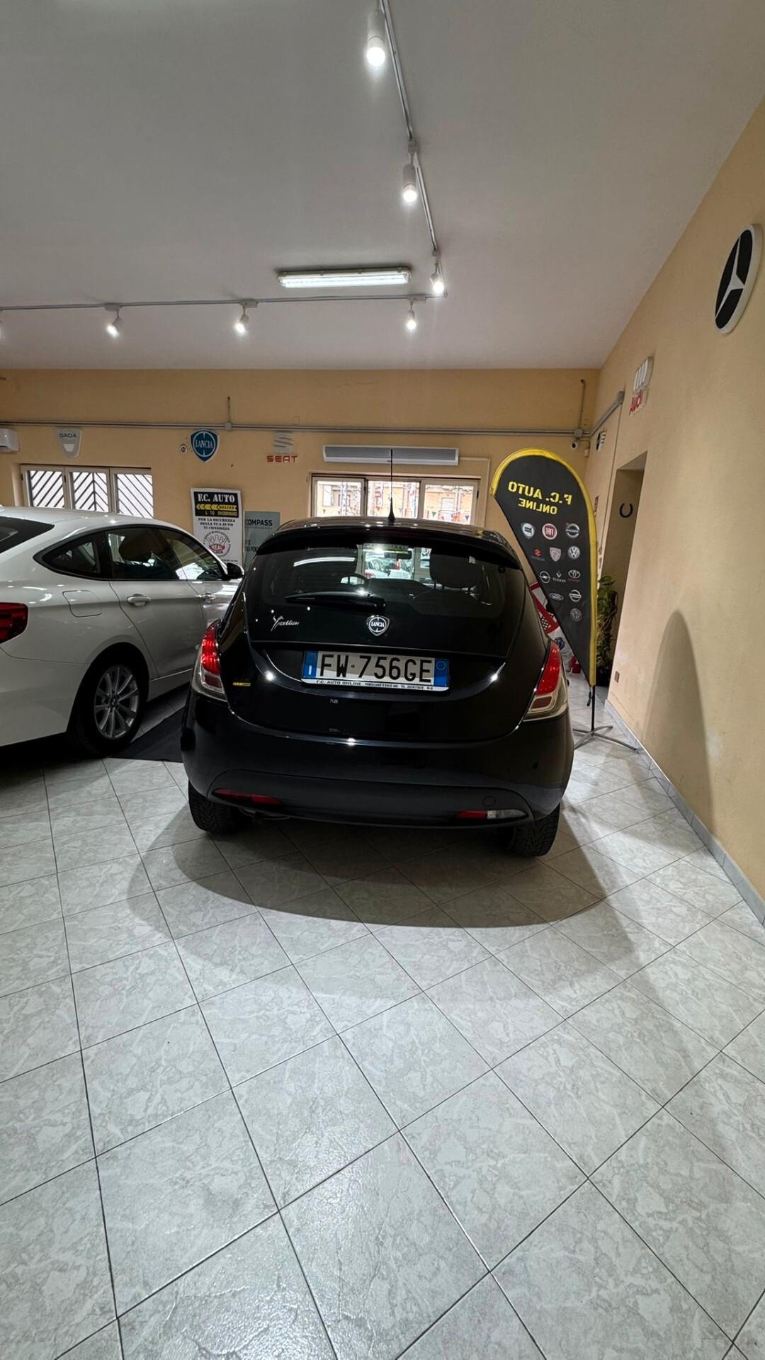 Lancia Ypsilon 1.2 69 CV 5 porte GPL Ecochic Elefantino Blu