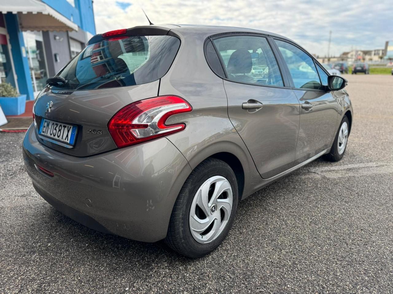 Peugeot 208 1.2 VTi 82 CV 5 porte Allure