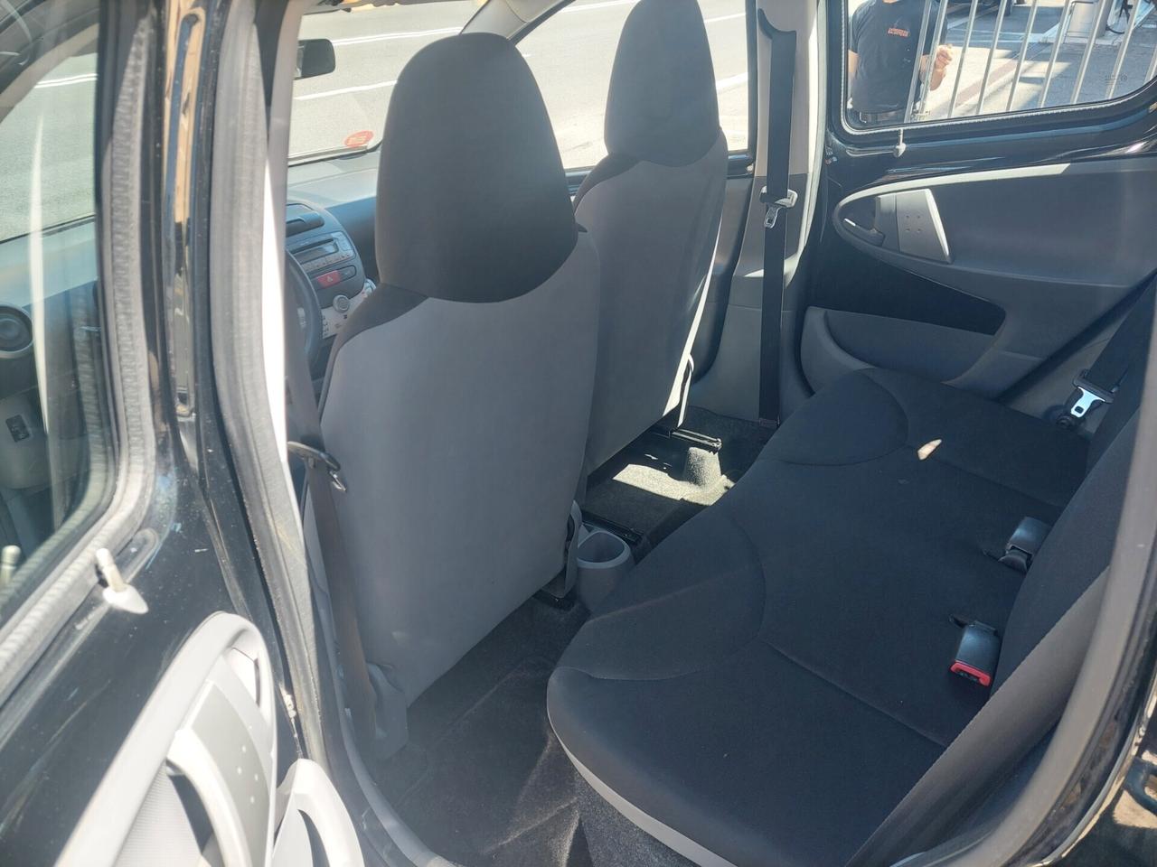 Toyota Aygo 1.0 12V VVT-i 5 porte Now Connect