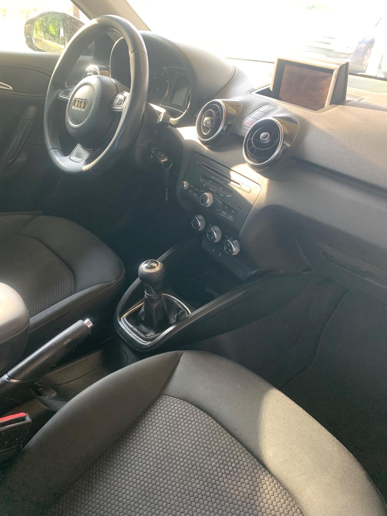 Audi A1 1.6 TDI Ambition 150000 KM
