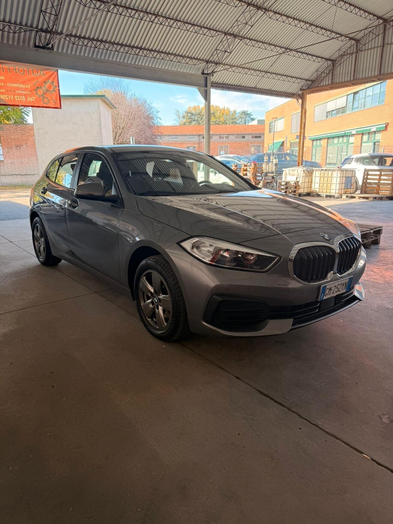 Bmw 116 116d 5p. Business Advantage