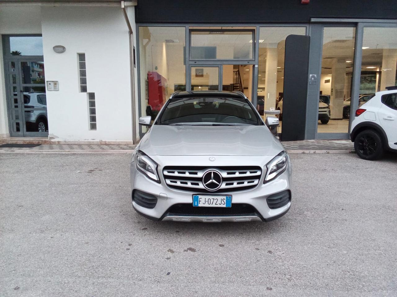 MERCEDES GLA 200D 4 MATIC PREMIUM AUTO MY17 5P