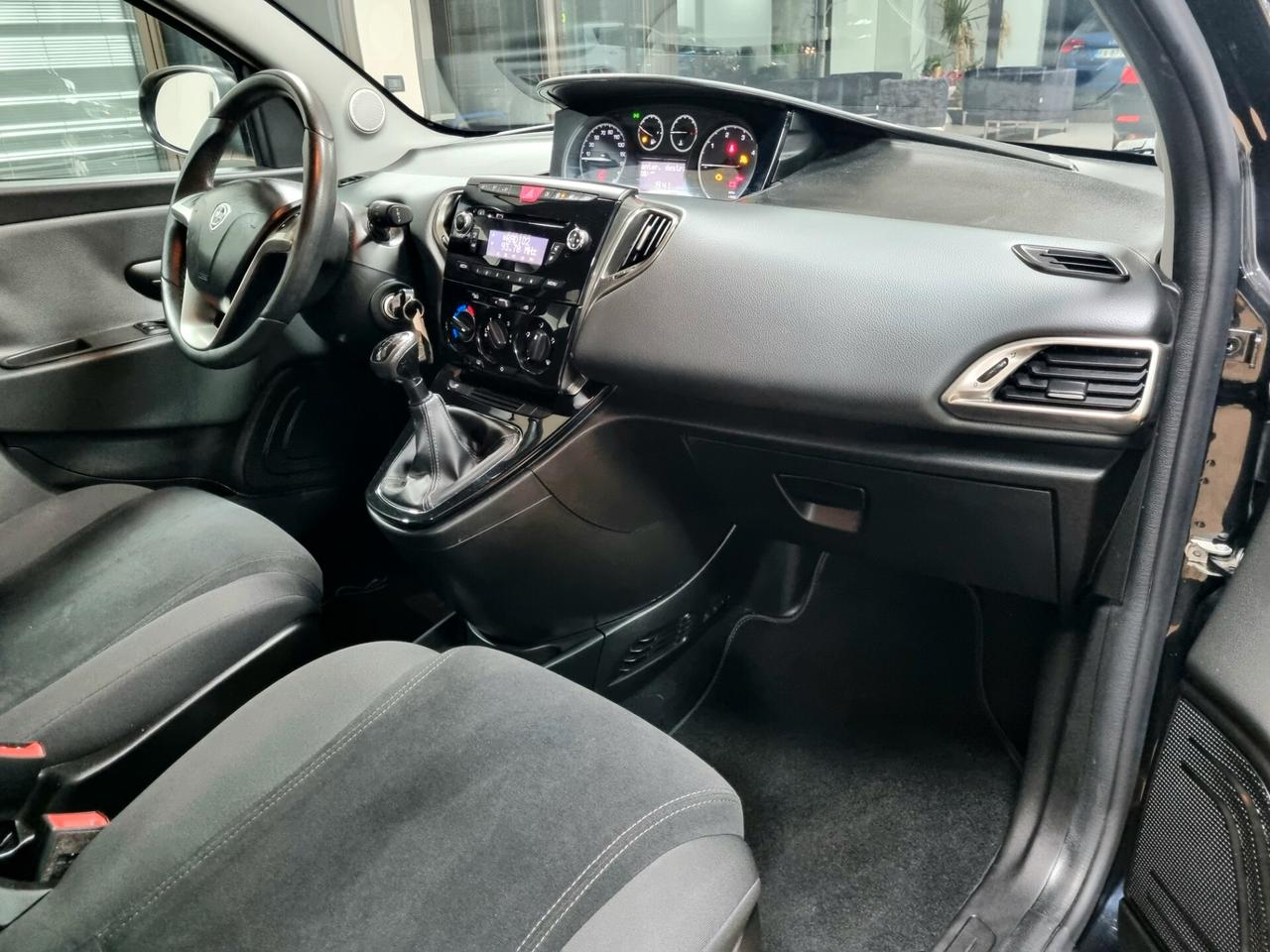 LANCIA YPSILON 1.3 MJT 95 CV 5p. S&S GOLD