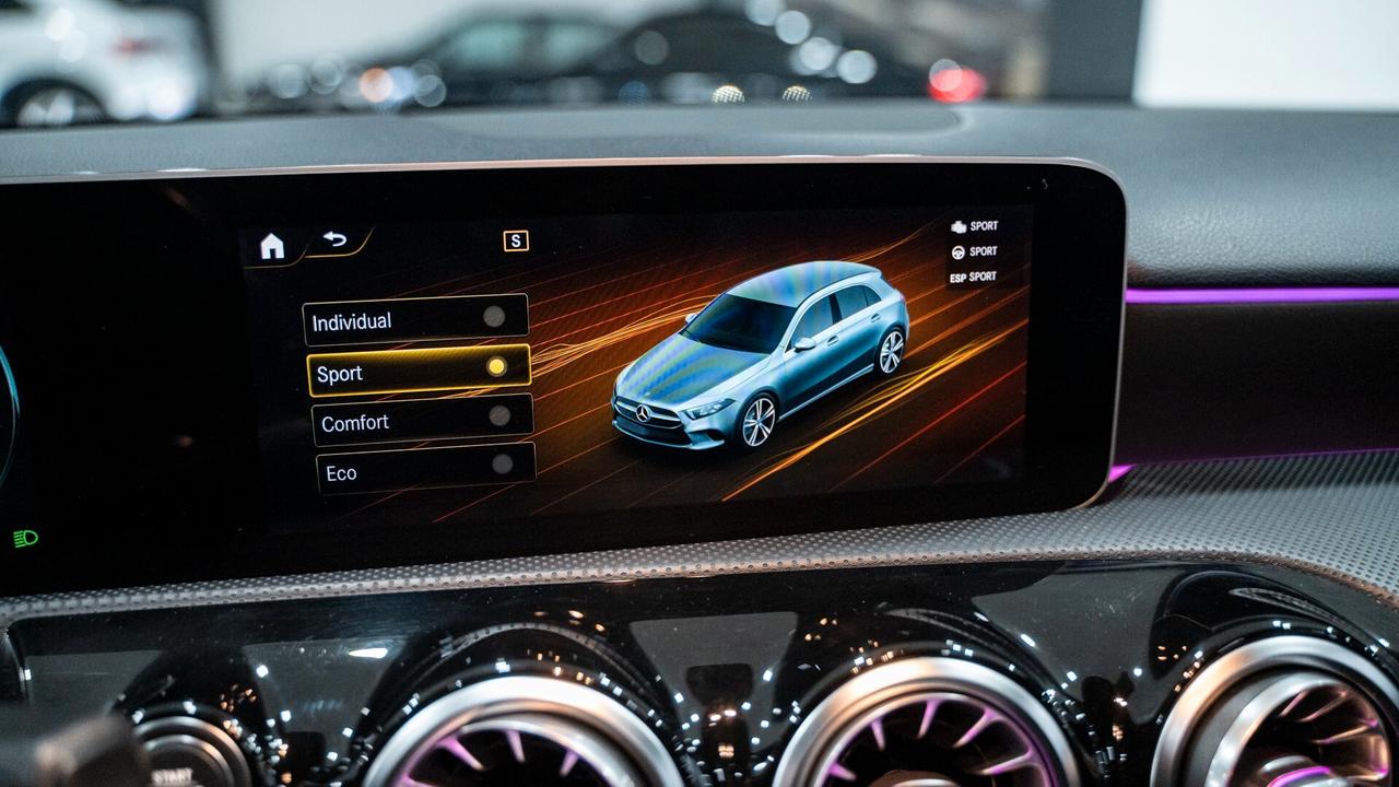 Mercedes-benz A 180 D PREMIUM PLUS AMG TETTO PACK LUCI XENO NAVI FULL