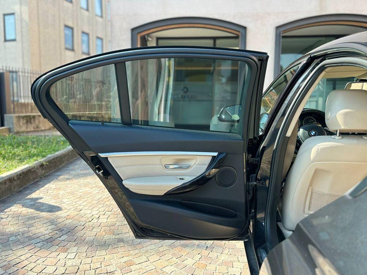 BMW Serie 3 Berlina 330e Luxury auto