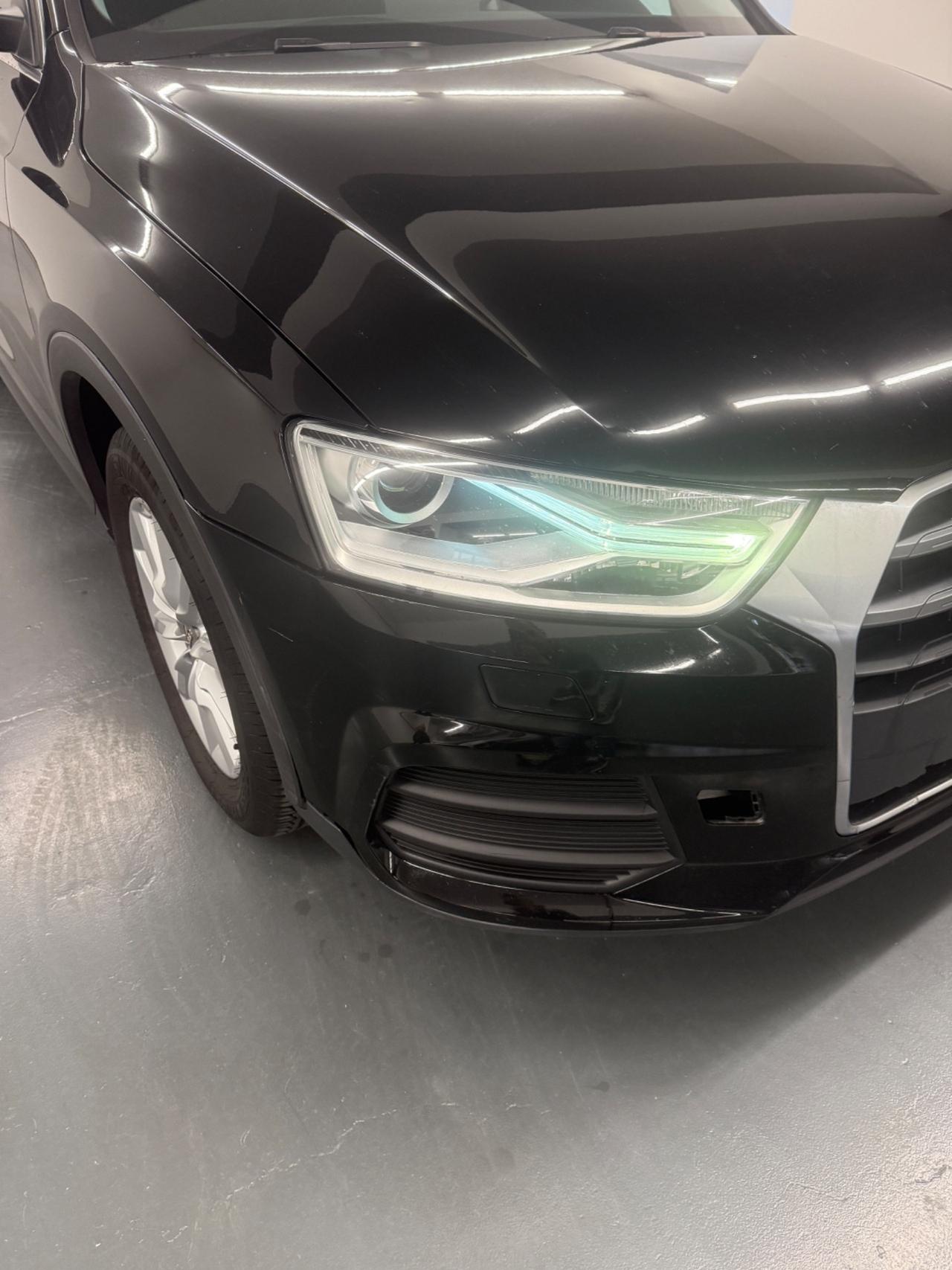 Audi Q3 2.0 TDI 120 CV Business