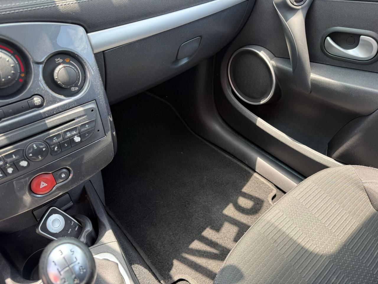 Renault Clio 1.2 16V 5 porte 20th Anniversario - Anno 12/2010 - Neopatentato