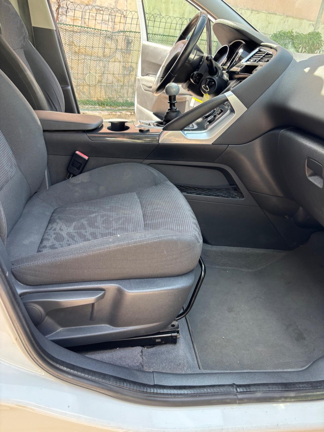 Peugeot 3008 1.6 HDi 114CV Business