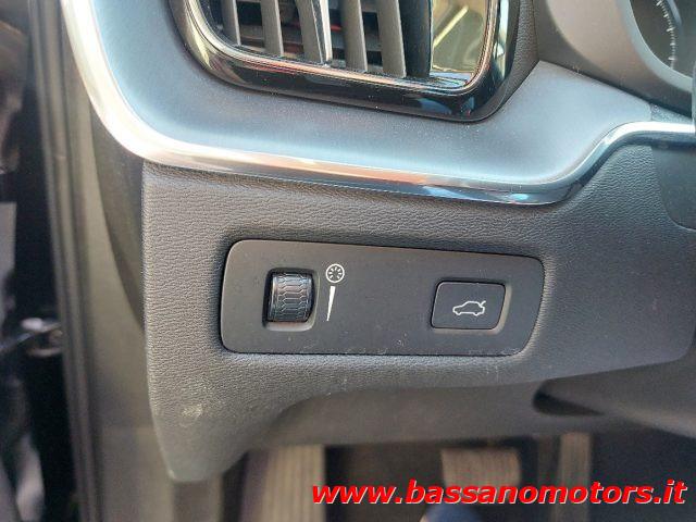 VOLVO XC60 B4 (d) AWD Geartronic Momentum Pro PROMO PRIMAVERA