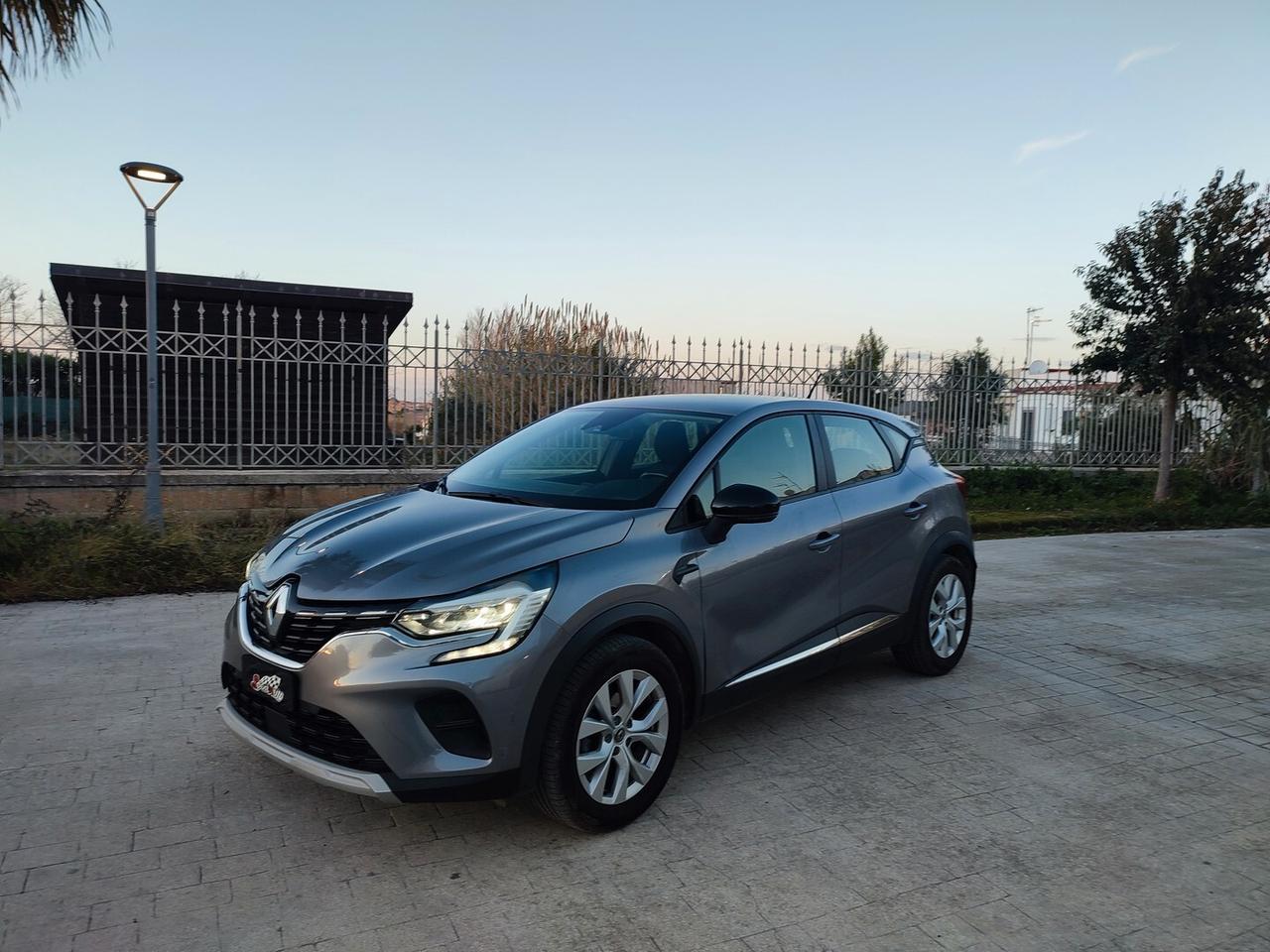 Renault Captur 1.5 DCI 95CV BLUE 6 MARCE NAVIGATORE CERCHI LEGA