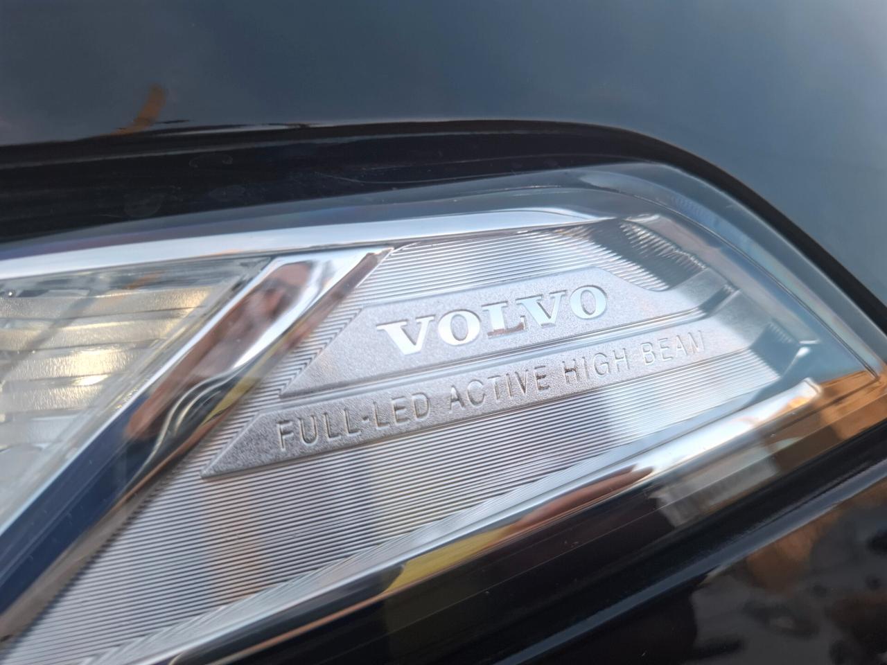 Volvo XC 90 XC90 D5 AWD Geartronic 7 posti Momentum