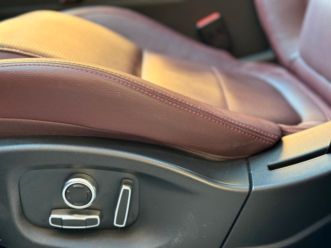 Jaguar E-Pace 2.0D 163CV AWD Auto R-Dynamic TETTO