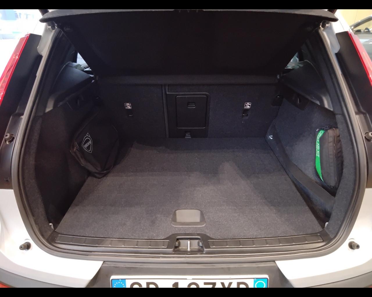 VOLVO XC40 - XC40 1.5 t3 Momentum 163cv auto my21