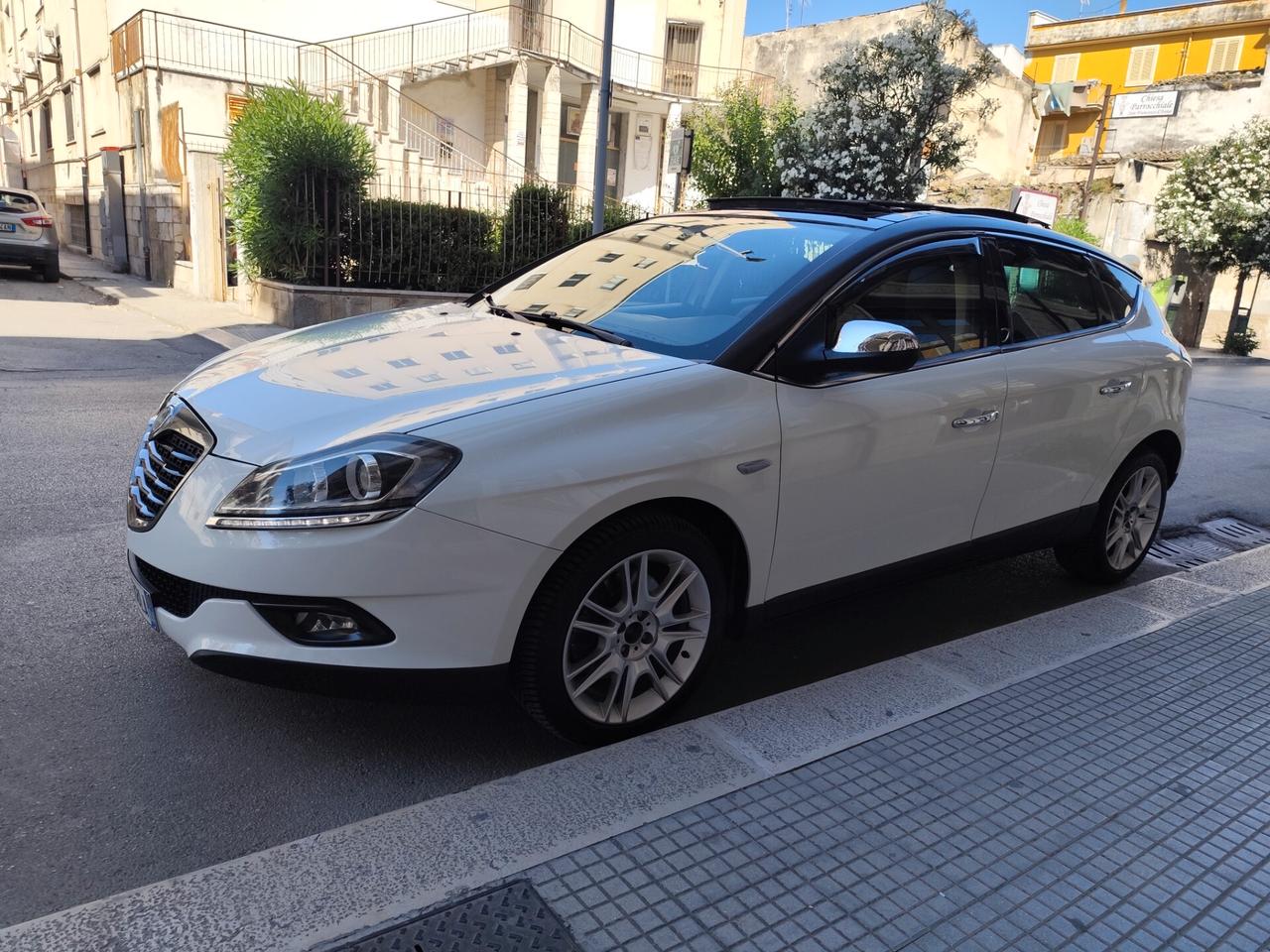 Lancia Delta 2.0 MJT 165CV PLATINO TETTO PELLE