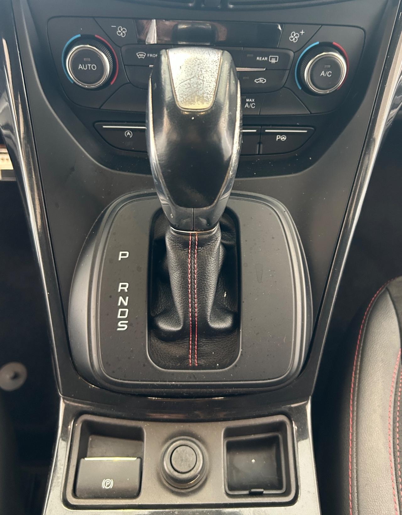 Ford Kuga 2.0 TDCI 180 CV 4WD Powershift ST-Line