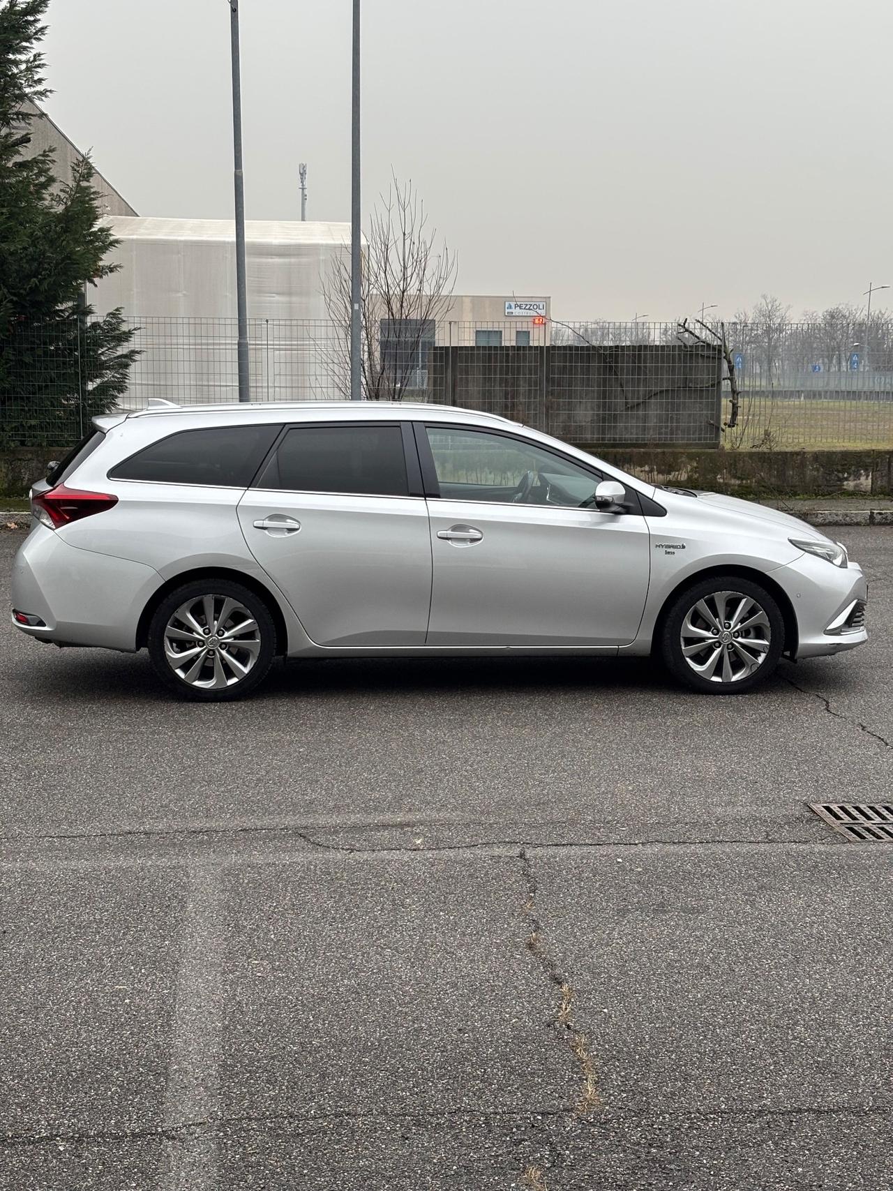 Toyota Auris Touring Sports 1.8 Hybrid Lounge