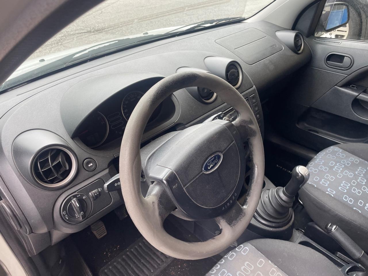 Ford Fiesta 1.2 16V 5p. Ghia