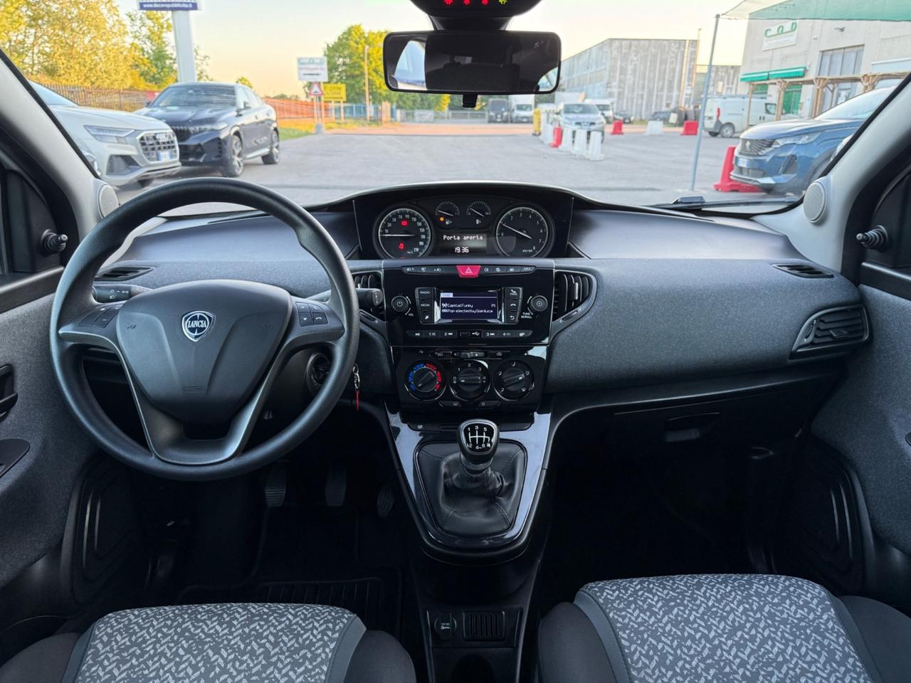 Lancia Ypsilon 1.0 69 Cv FireFly 5 porte S&S Hybrid Silver Plus