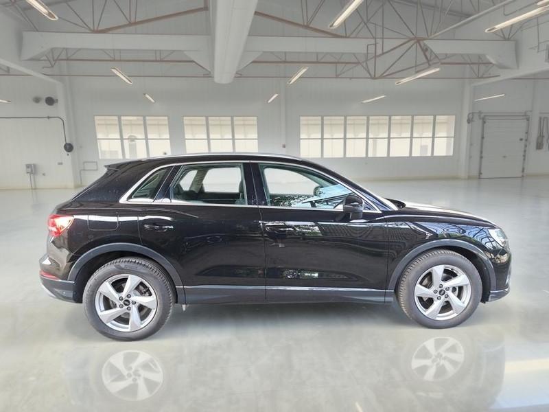 AUDI Q3 35 TDI quattro S tronic Business Advance