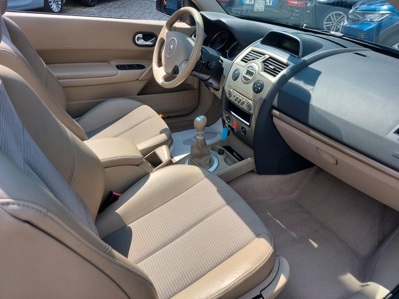 Renault Megane Mégane C-C 1.5 dCi/105CV Luxe