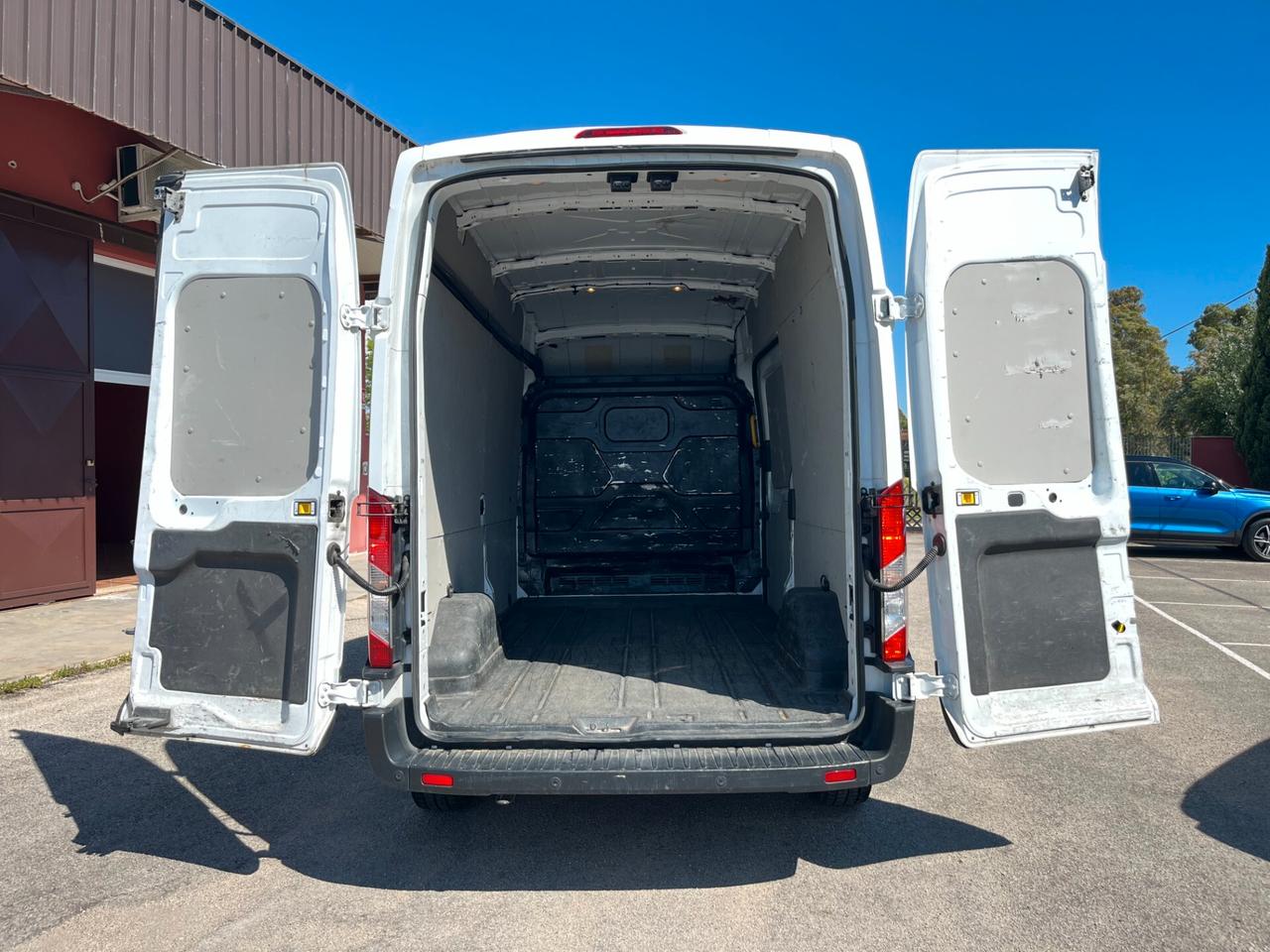 FORD TRANSIT TETTO ALTO PASSO CORTO L2H3 - FURGONE