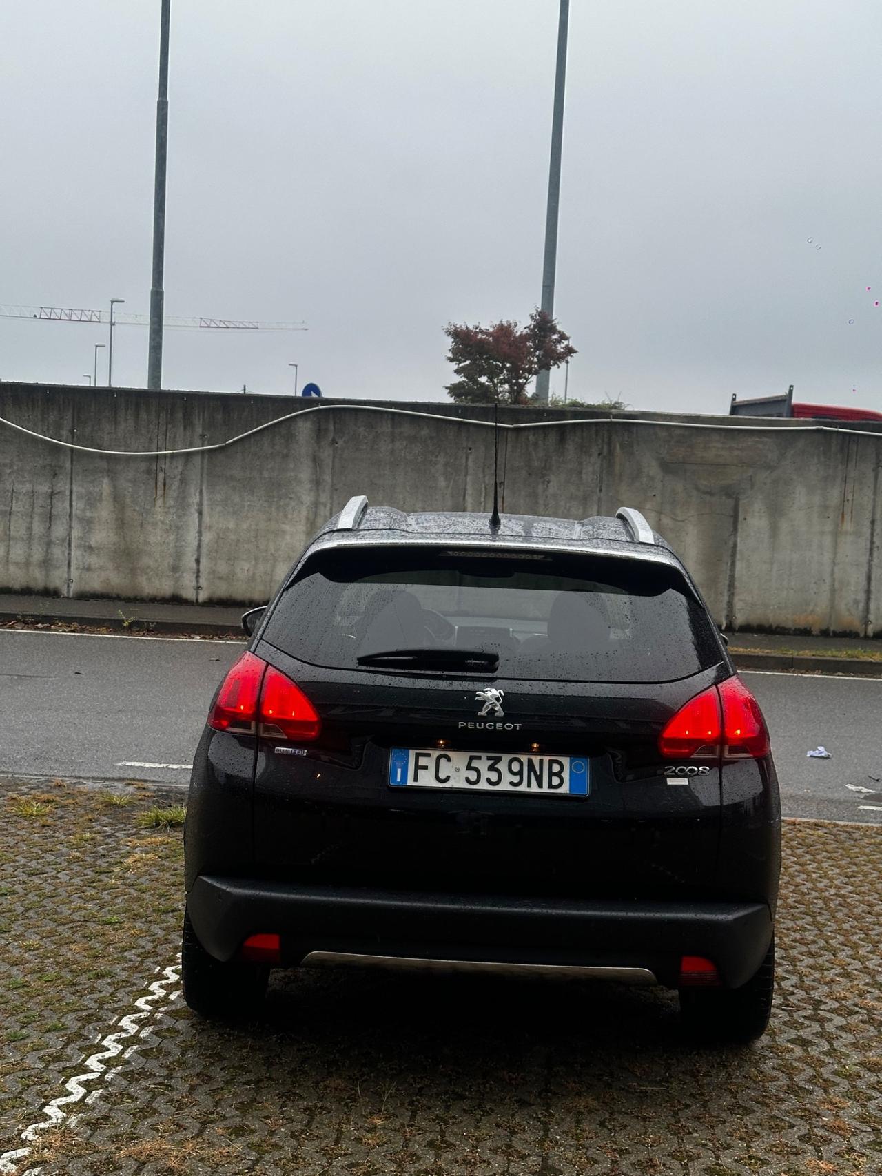 Peugeot 2008 1.6 BlueHDi 100 Allure Black Matt