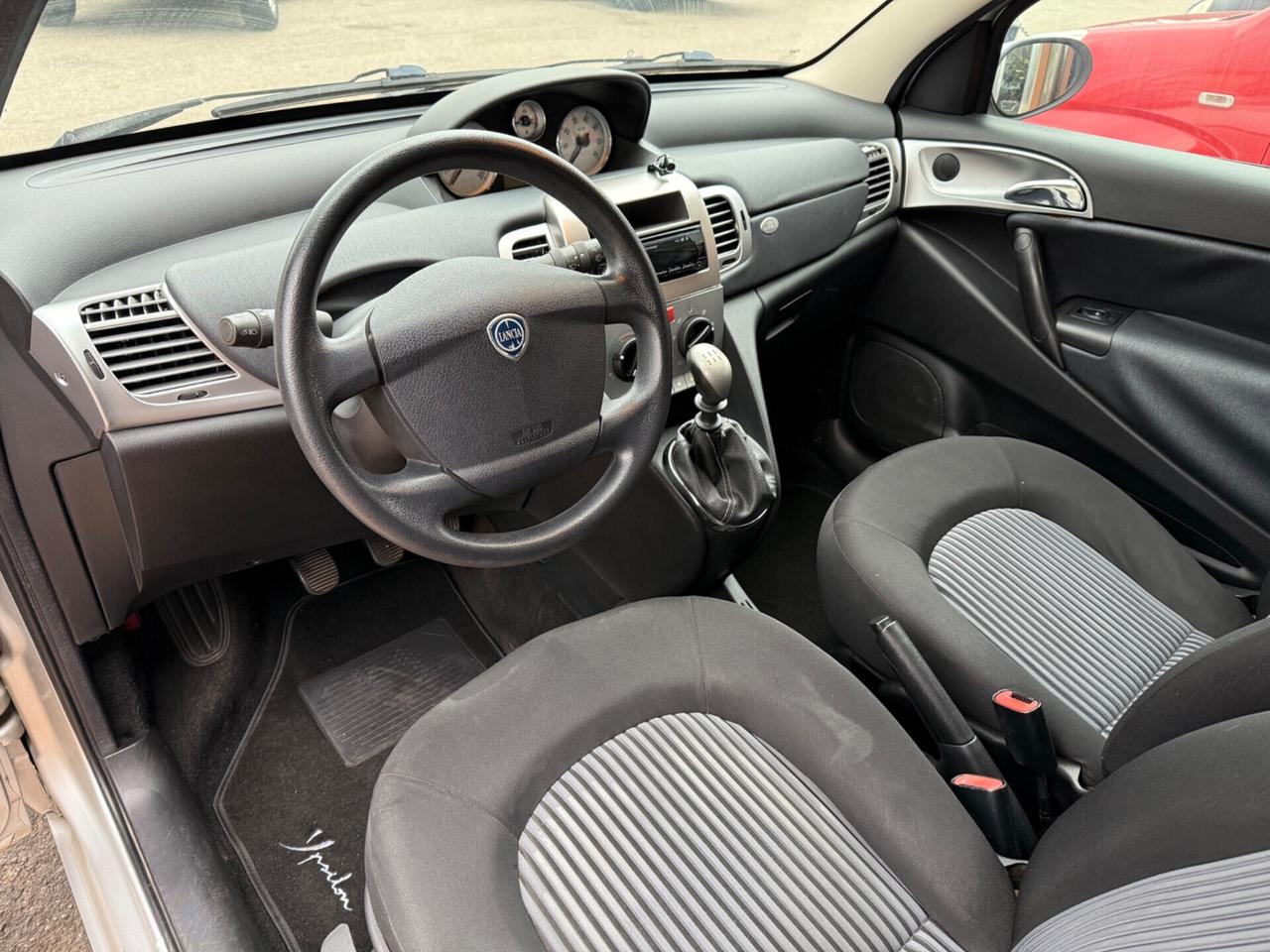 Lancia Ypsilon 1.2 Argento RICONDIZIONATA OK NEOPATENTATI