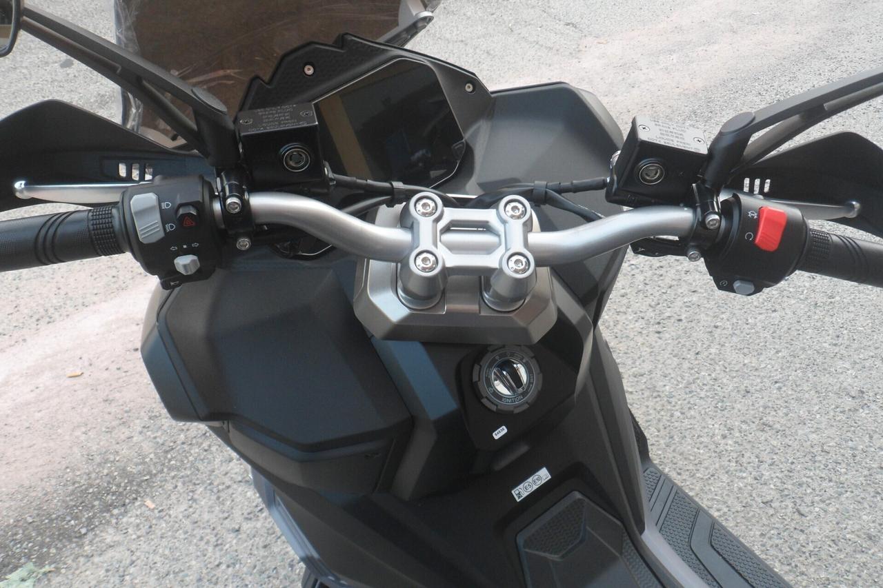 Sym ADX 300 MY 26 CON BAULETTO E TELECAMERA