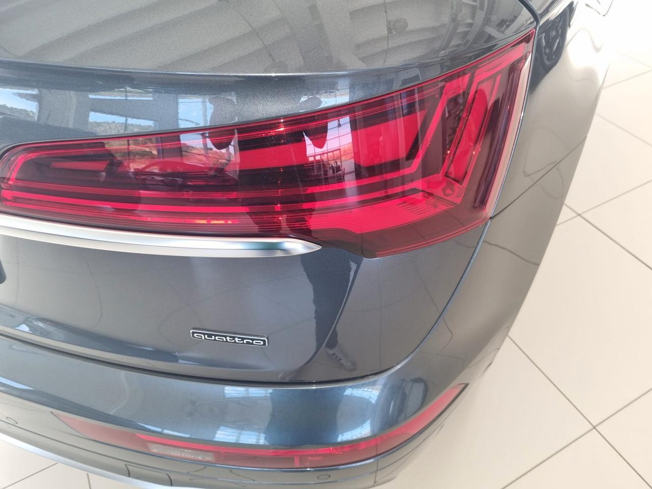 Audi Q5 40 TDI 204 CV quattro S tronic Identity Black