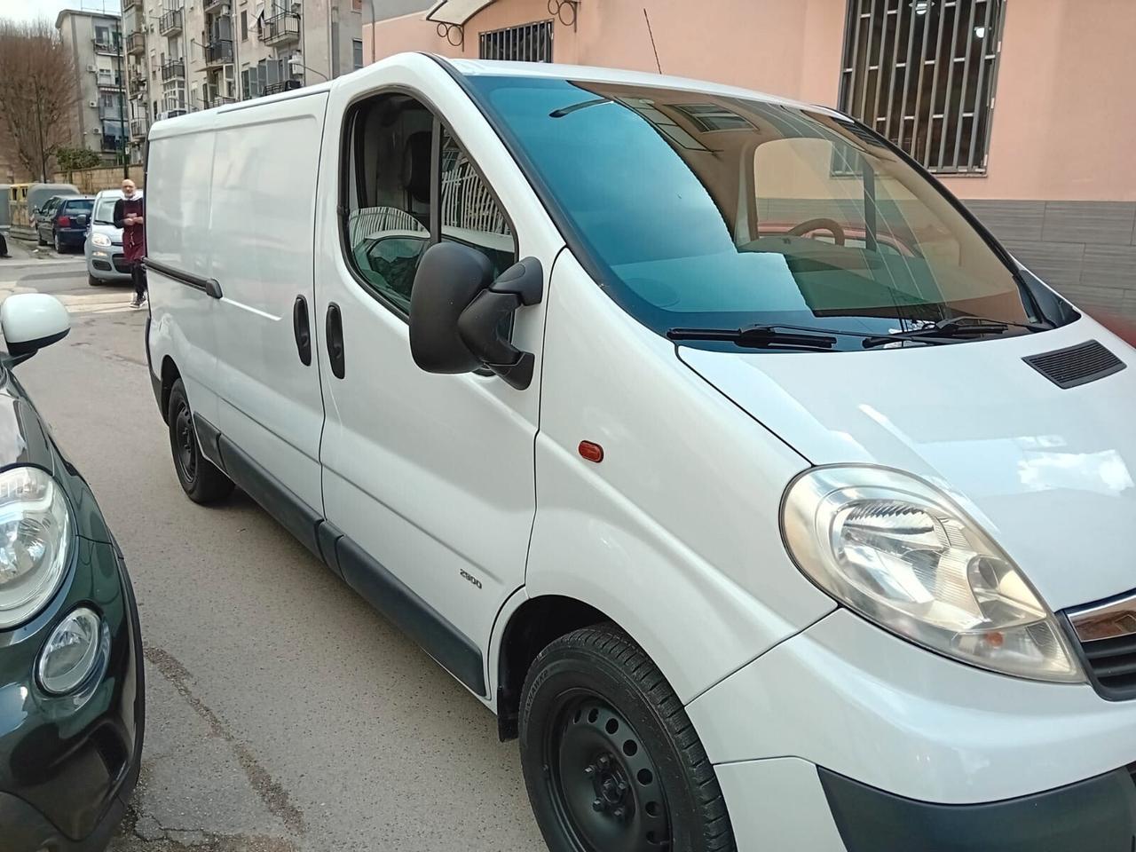 Opel Vivaro 27 2.0 CDTI 120CV GARANZIA 12 MESI TAGLIANDATO PRONTA CONSEGNA