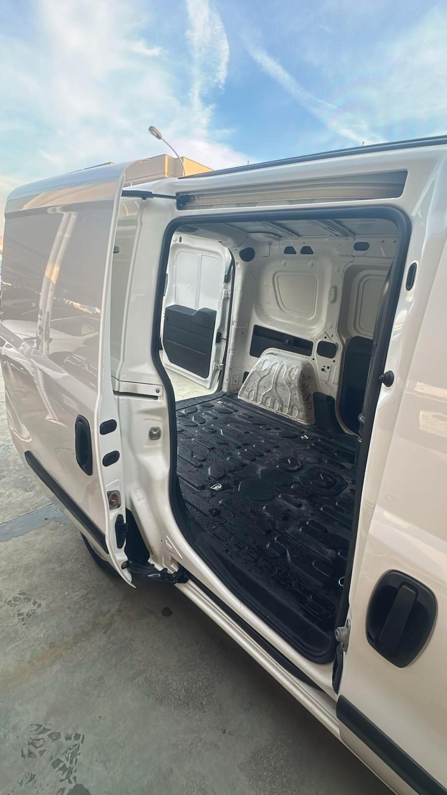 FIAT DOBLO' PORTELLONE LATERALE 1,6 MJ 12/2012